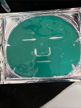 PREDIRE PARIS NIP GREEN TEA CELL MOISTURIZING FACIAL MASK